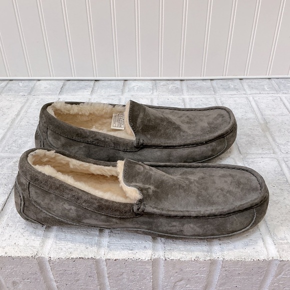 UGG Ascot Suede Slippers in Grey Heather - Picture 10 of 13